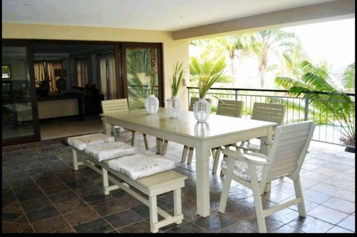 Mahogany Villa Guesthouse - Solar Ballito Eksteriør billede